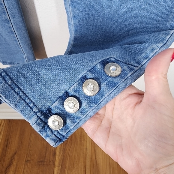 DENIM & CO. SET OF 2 COMFY KNIT SLIM LEG JEANS WITH BLING BUTTONS - Picture 5 of 13